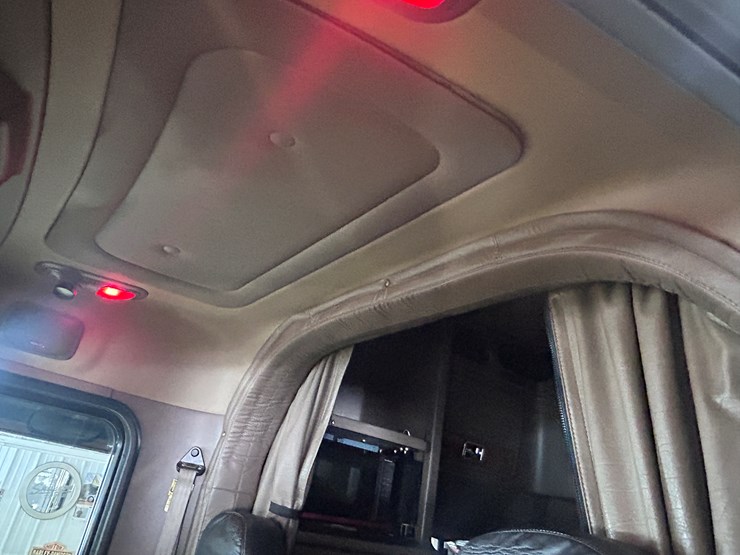 peterbilt-379-image-49