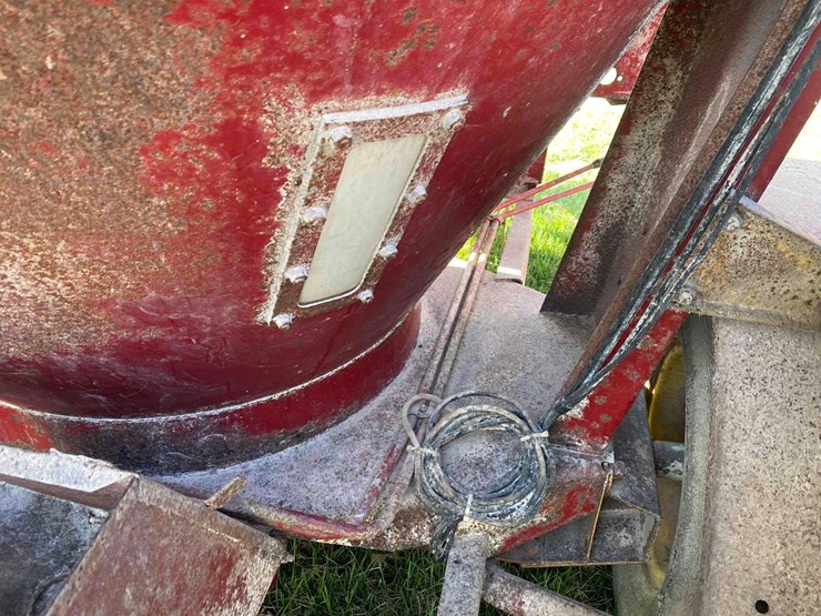 new-holland-357-image-16