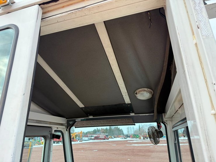 2013-kalmar-ottawa-4x2-image-39