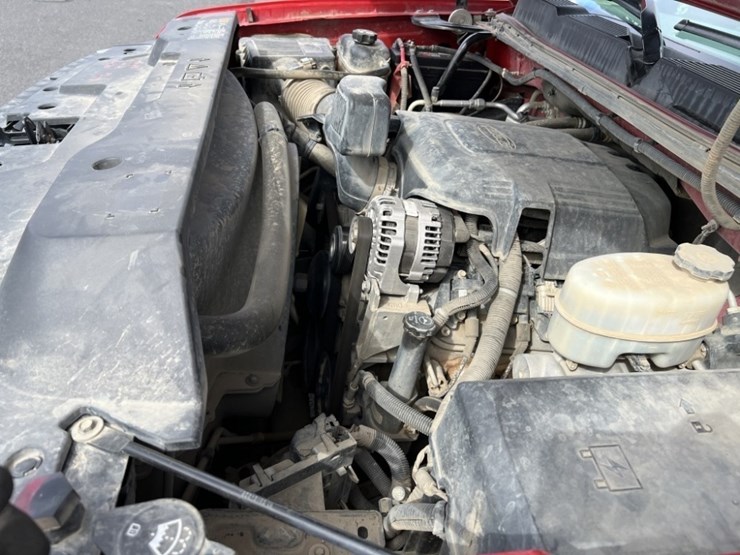 2011-chevrolet-silverado-2500-image-29