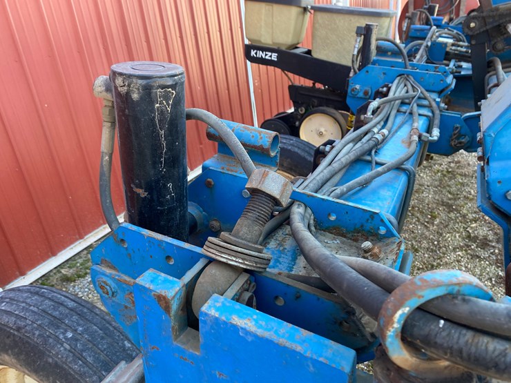 kinze-2600-image-27
