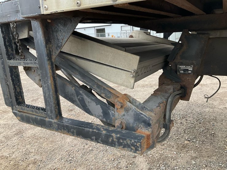 2005-international-durastar-4300-image-40