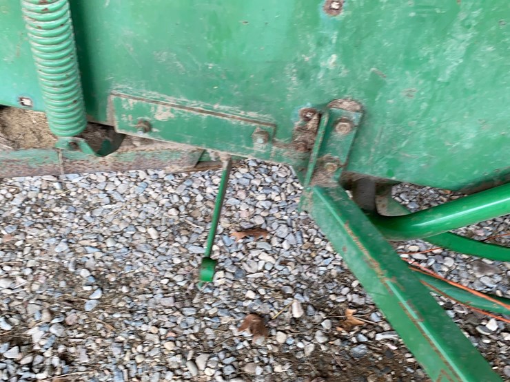 john-deere-337-image-39