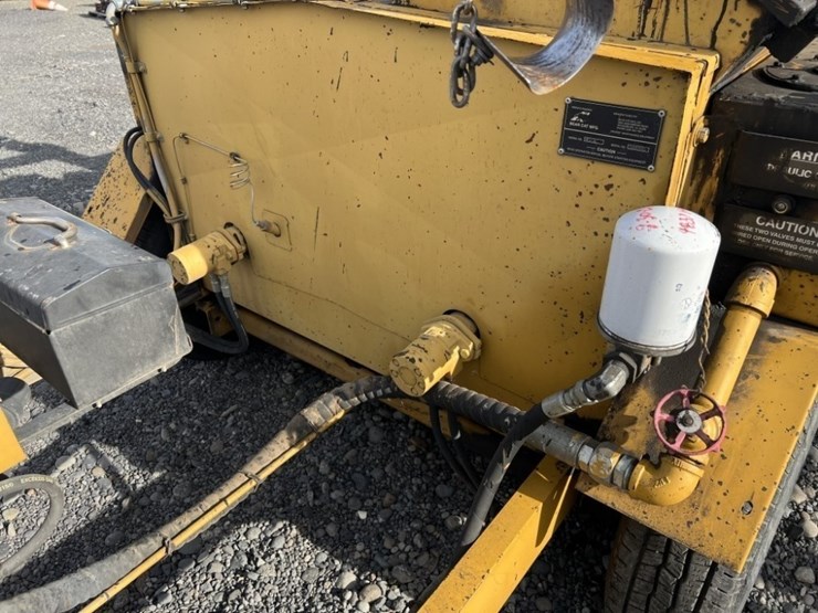 2013-bear-cat-bk250-towable-asphalt-crack-sealer-image-20