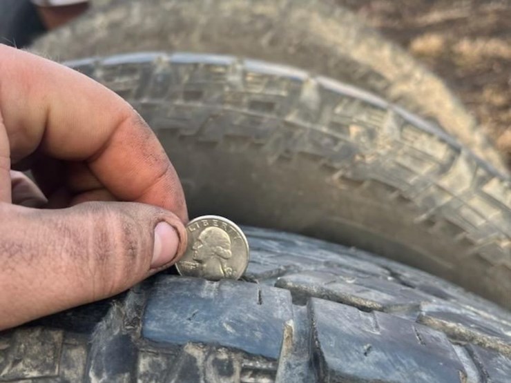 (4)-lt225/75r16-tires-w/8-bolt-rims-image-3