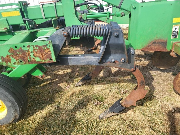 john-deere-2700-image-21