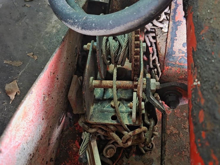 14'-killbros-hydraulic-drive-auger-for-gravity-wagon-image-5