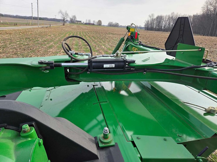 john-deere-630-image-2