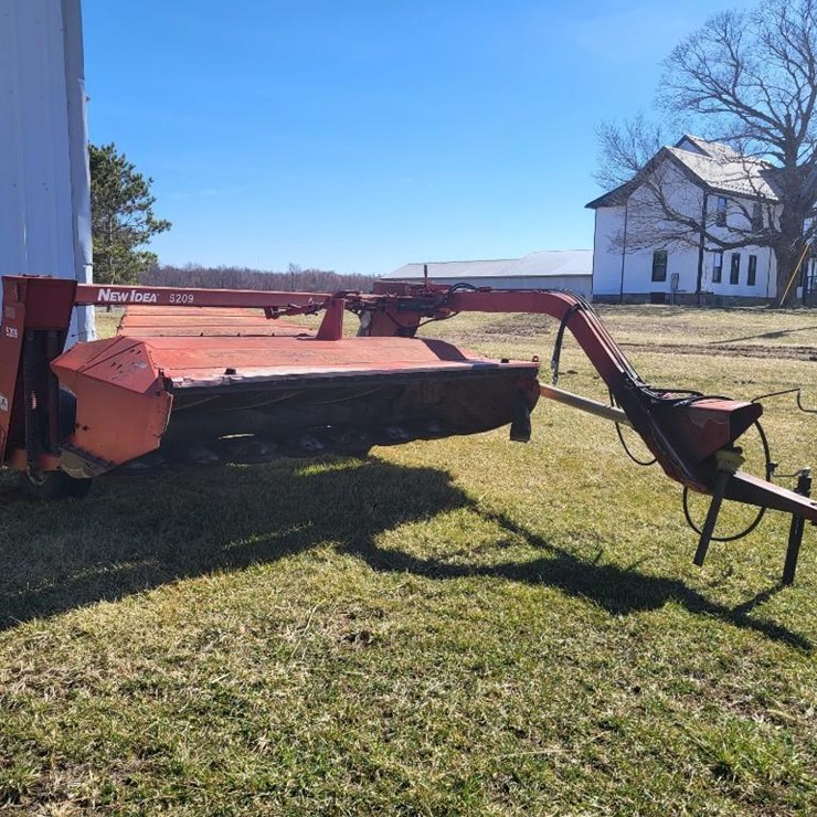 2004 NEW IDEA 5209