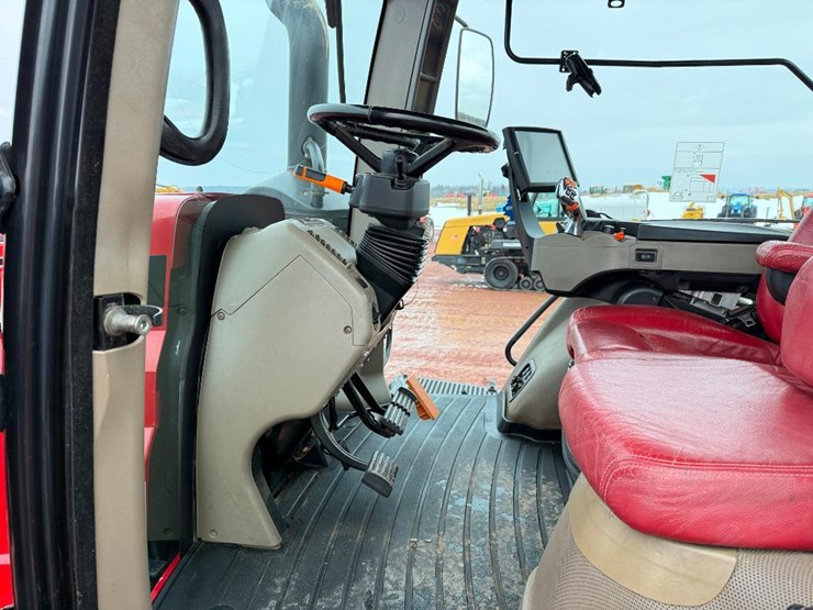 case-ih-magnum-380-rowtrac-image-57