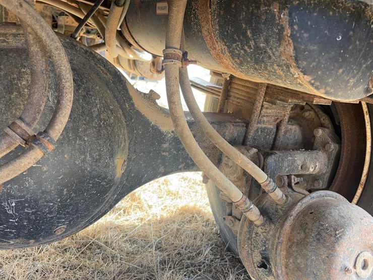 1997-freightliner-fl70-image-8