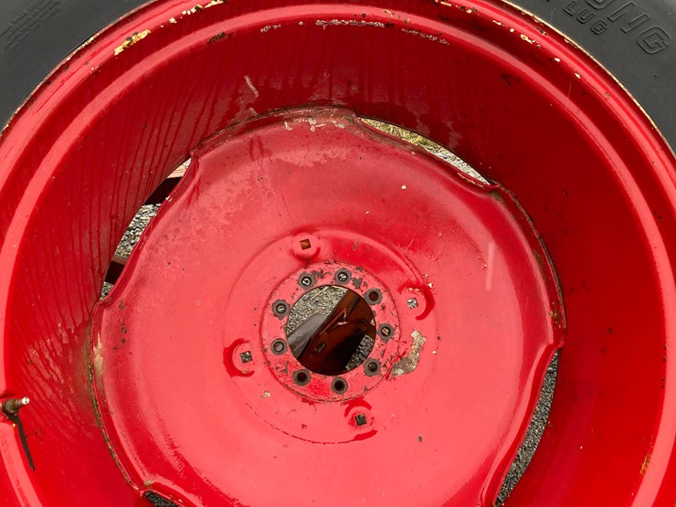 18.4-38-9-bolts-duals-image-2