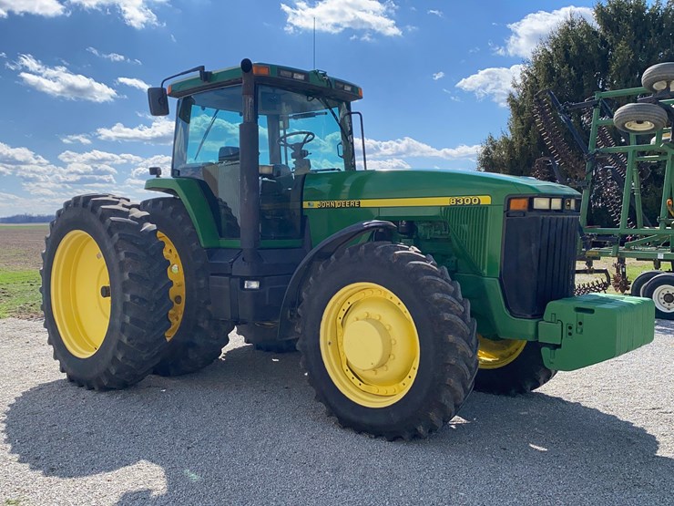 1998-john-deere-8300-image-3