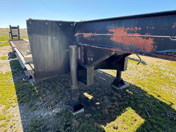 heavy-duty-drop-deck-trailer,-20’-deck-w/dovetail-and-fold-down-ramps,-single-axle,-dual-wheels,-air-image-7