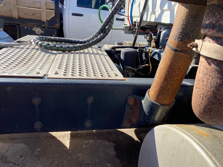 2011-international-prostar-image-11