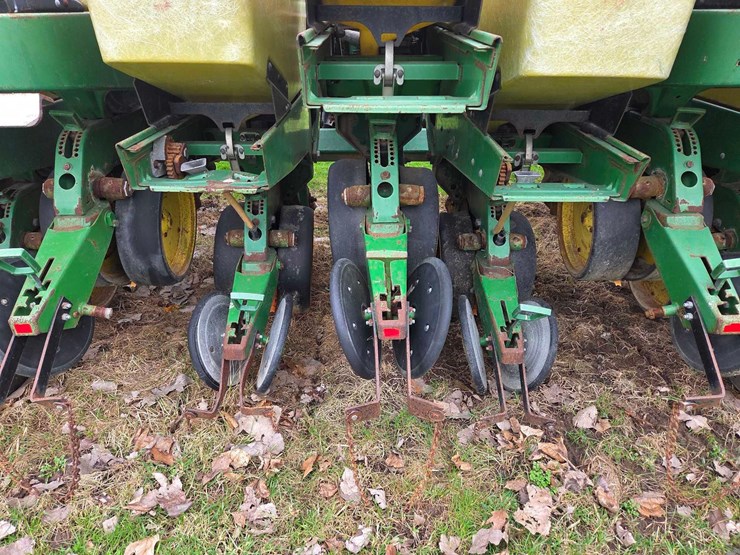 john-deere-7240-image-20