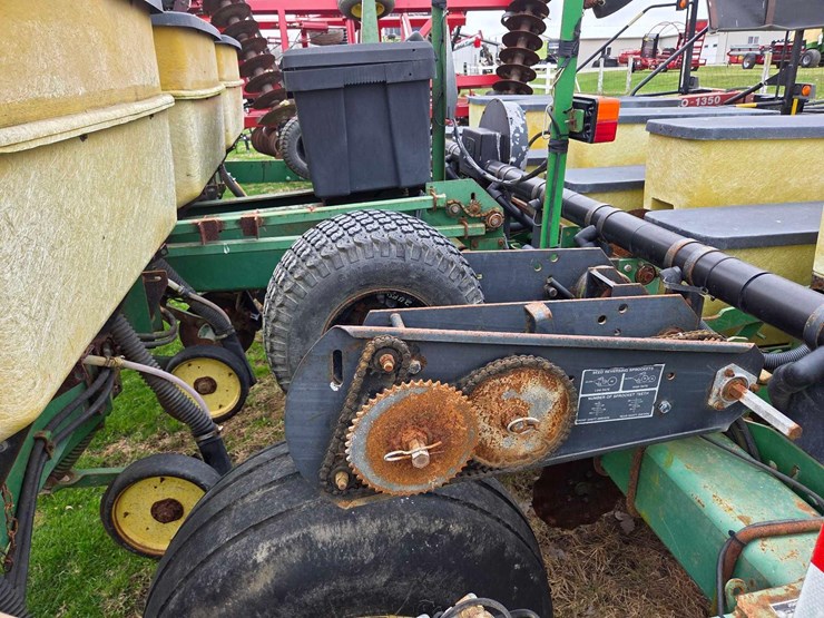 john-deere-7240-image-7