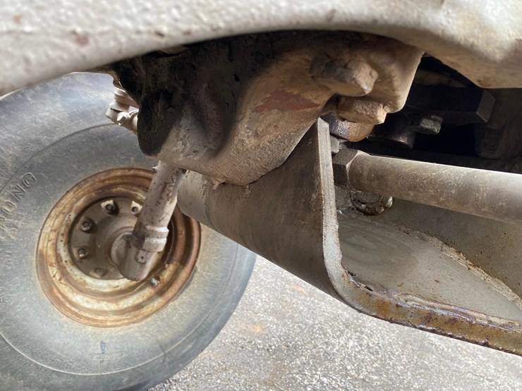 massey-ferguson-1135-image-14