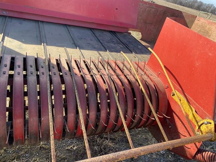 new-holland-144-image-8