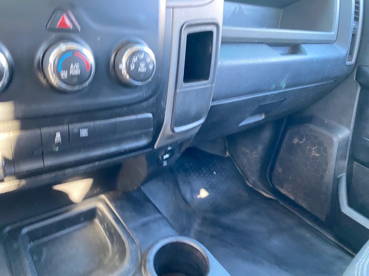 2018-dodge-2500-image-34