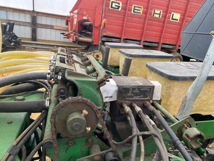 john-deere-7000-image-43