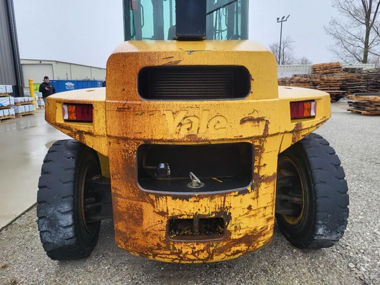 2012-yale-forklift-image-27