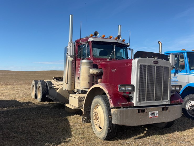 1986-peterbilt-semi-truck-image-3