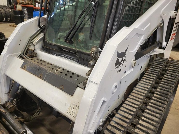 2012-bobcat-t190-image-11