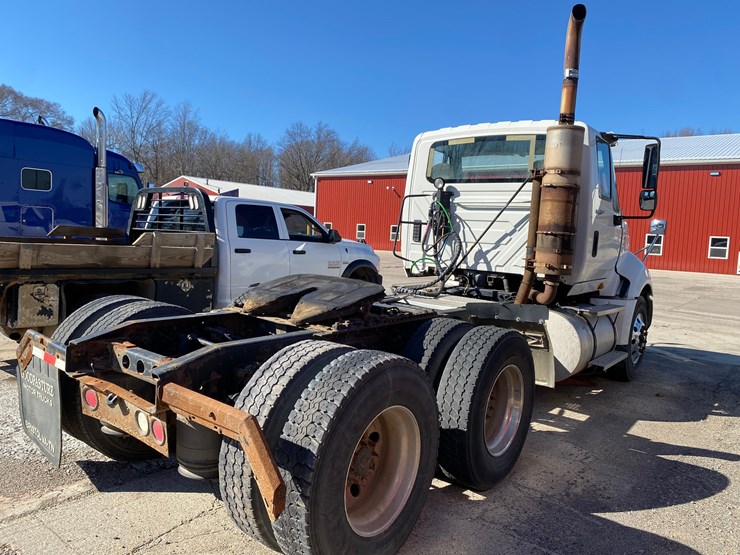 2011-international-prostar-image-3