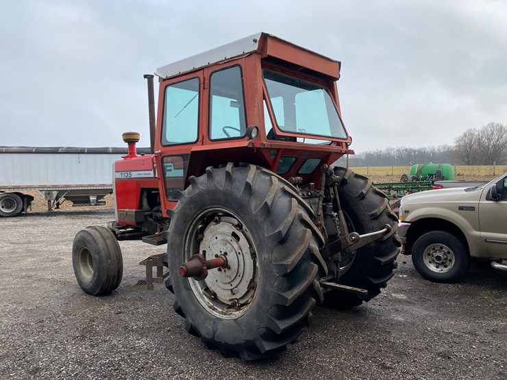 massey-ferguson-1135-image-3