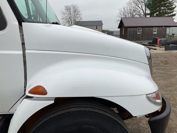 2005-international-durastar-4300-image-73