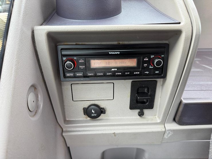 volvo-ec220dl-image-65