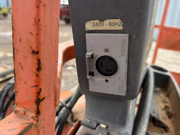 2005-jlg-400s-image-14