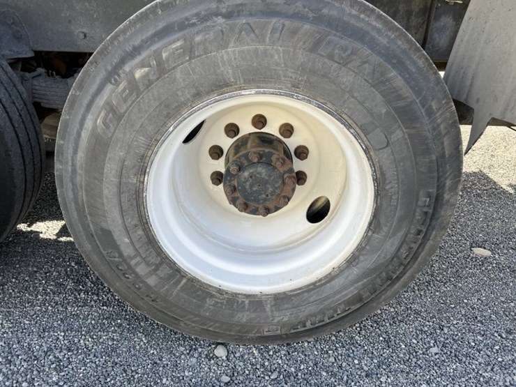 1998-peterbilt-357-image-24