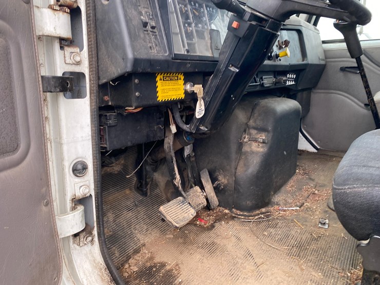 1998-case-ih-4900-image-45