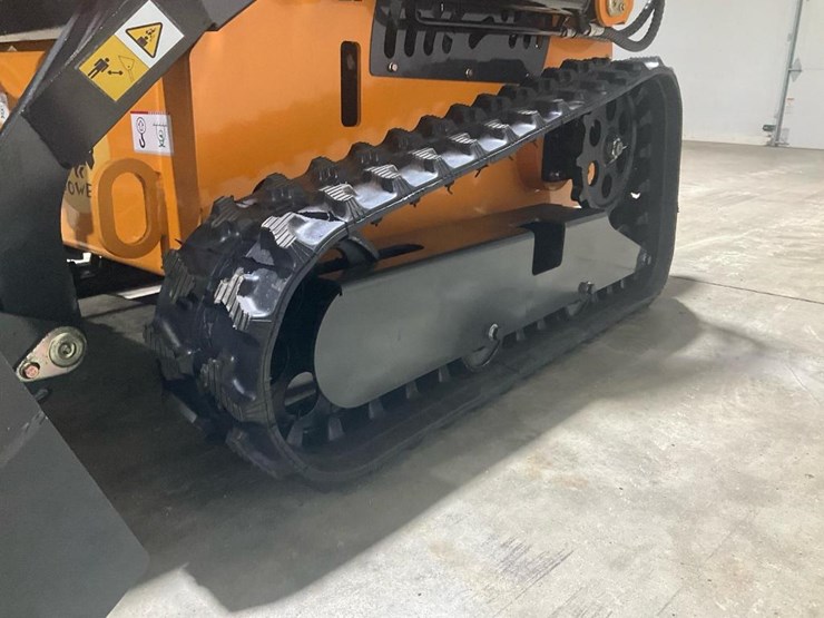 #1013-•-new-land-hero-ldh-t460-mini-track-skid-steer-loader-image-4