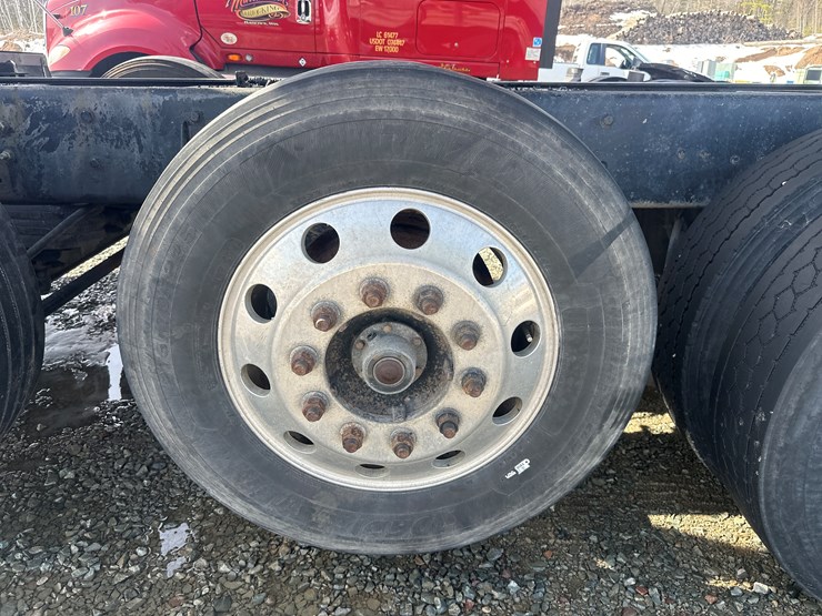 2012-international-7600-image-88