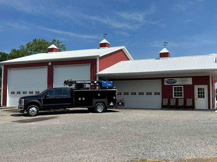 2023-ford-f550-lariat-image-7