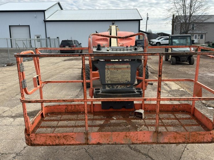 2005-jlg-400s-image-8