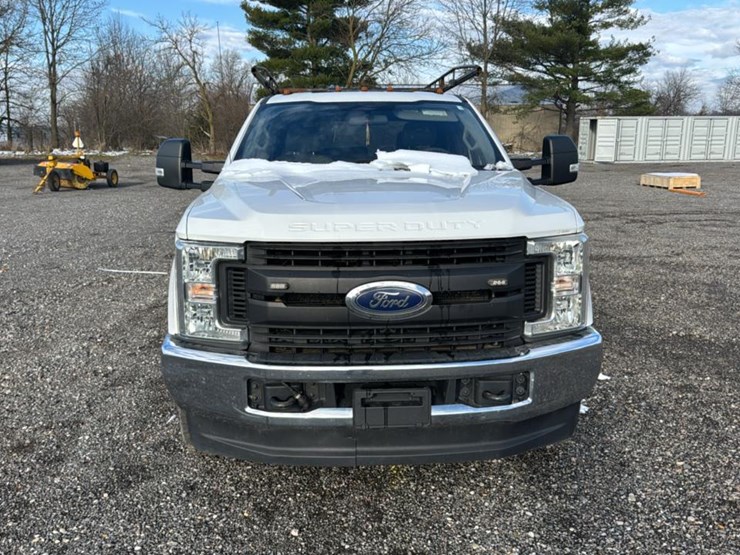 2019-ford-f350-image-8
