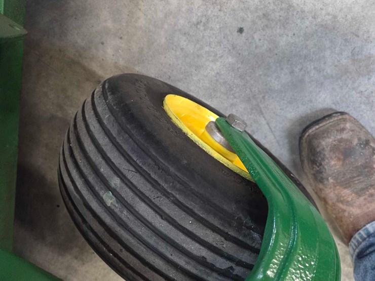 2016-john-deere-930-image-34