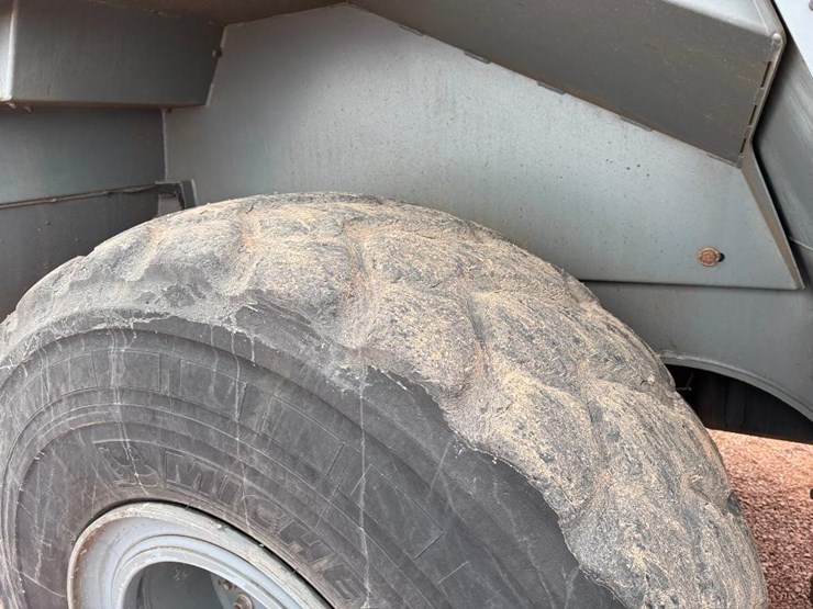 liebherr-l566-image-14