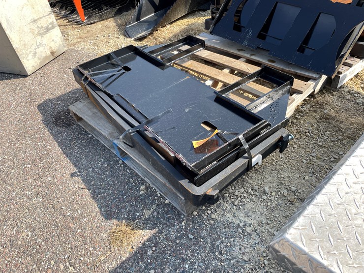 #2398-•-mini-skid-steer-forks-and-mast-image-1