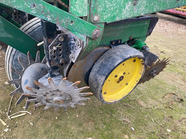 john-deere-7000-image-37