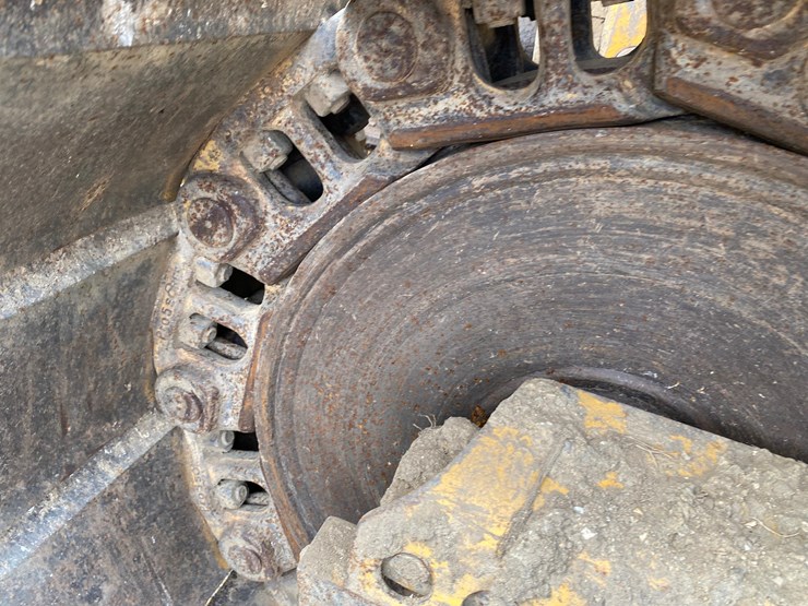 2005-deere-700h-image-34