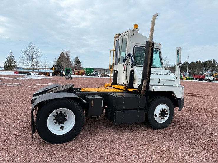 2013-kalmar-ottawa-4x2-image-4