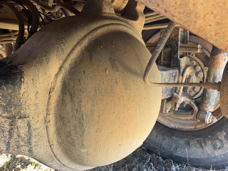 2003-sterling-lt9500-image-8