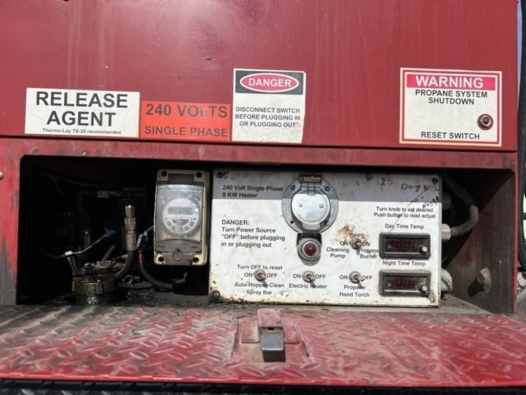 1998-peterbilt-357-image-41