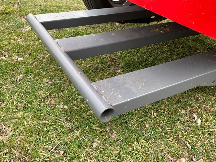 2024-massey-ferguson-1745d-image-25