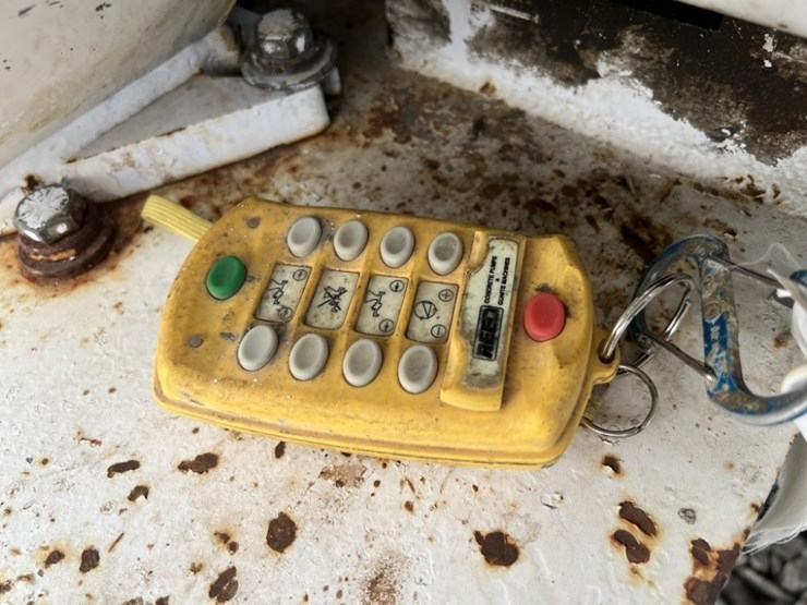 2005-schwing-p-88d-towable-concrete-pump-image-12